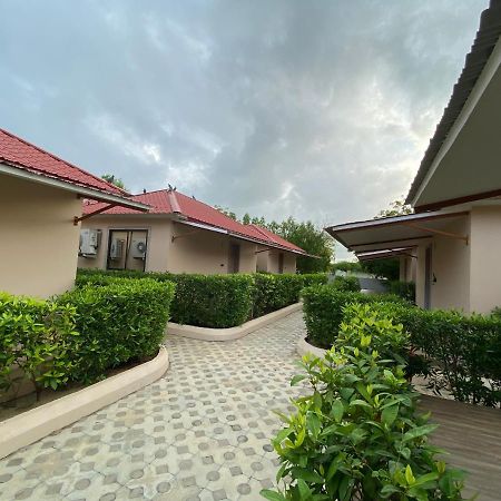 City The Village Beach Resort Laeja Екстер'єр фото