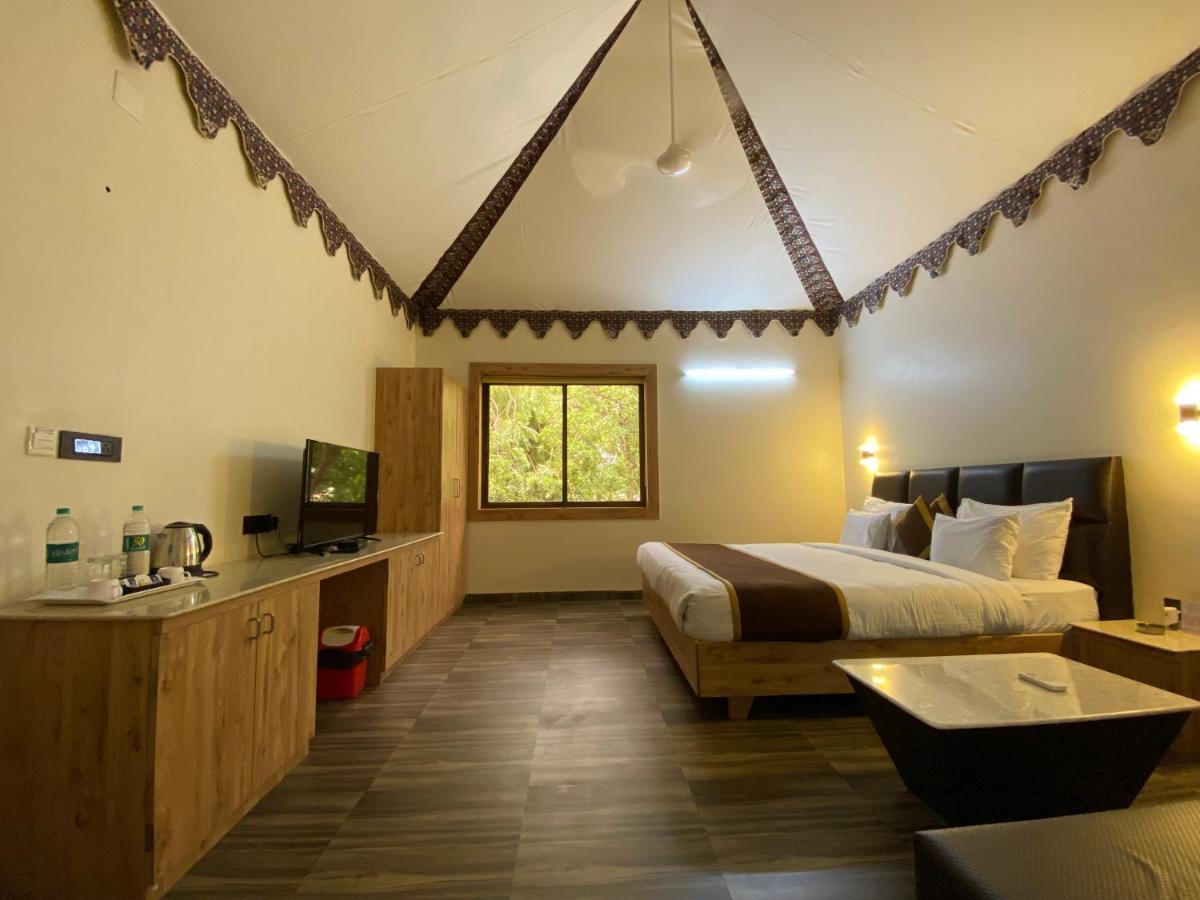 City The Village Beach Resort Laeja Екстер'єр фото