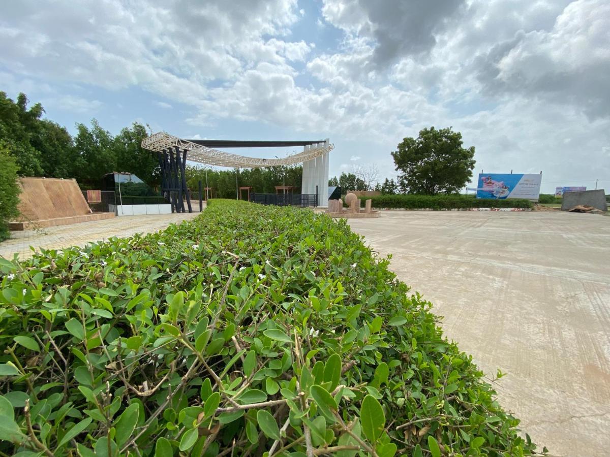 City The Village Beach Resort Laeja Екстер'єр фото
