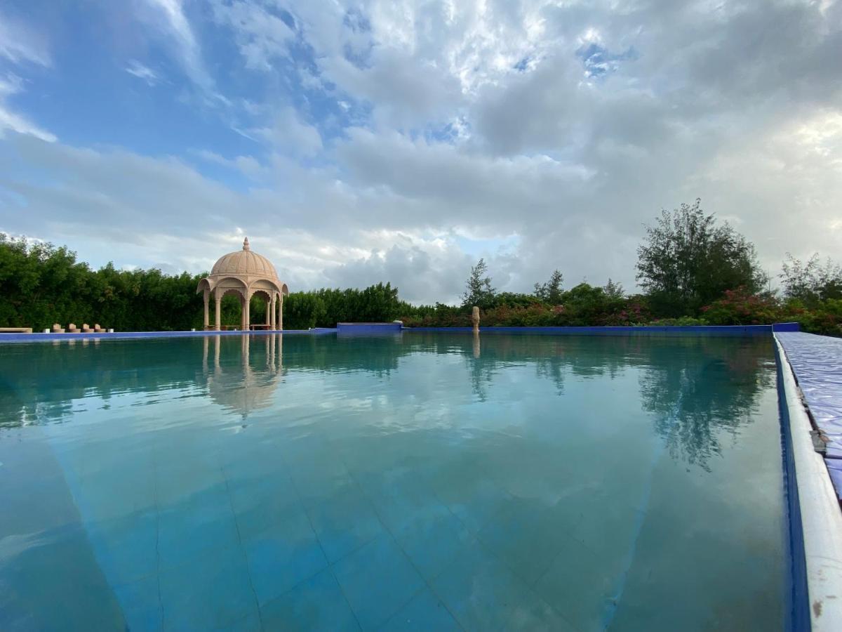 City The Village Beach Resort Laeja Екстер'єр фото