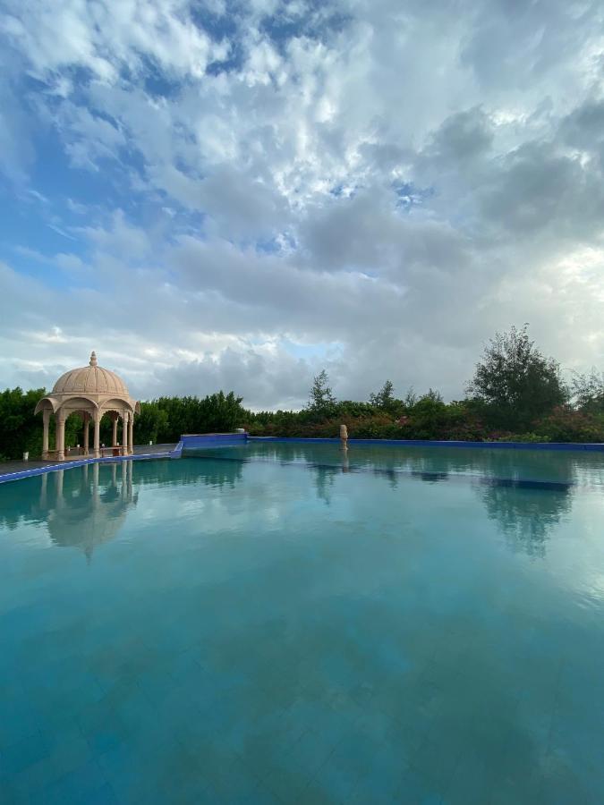 City The Village Beach Resort Laeja Екстер'єр фото