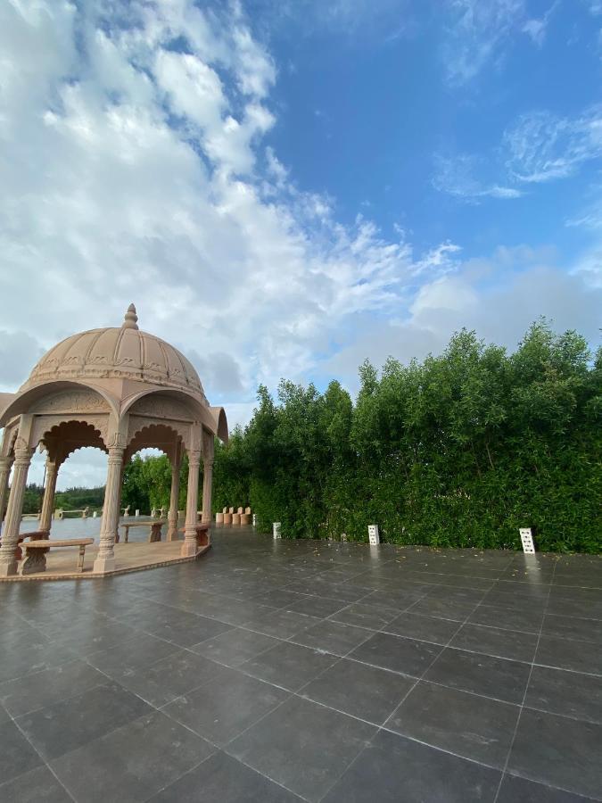 City The Village Beach Resort Laeja Екстер'єр фото