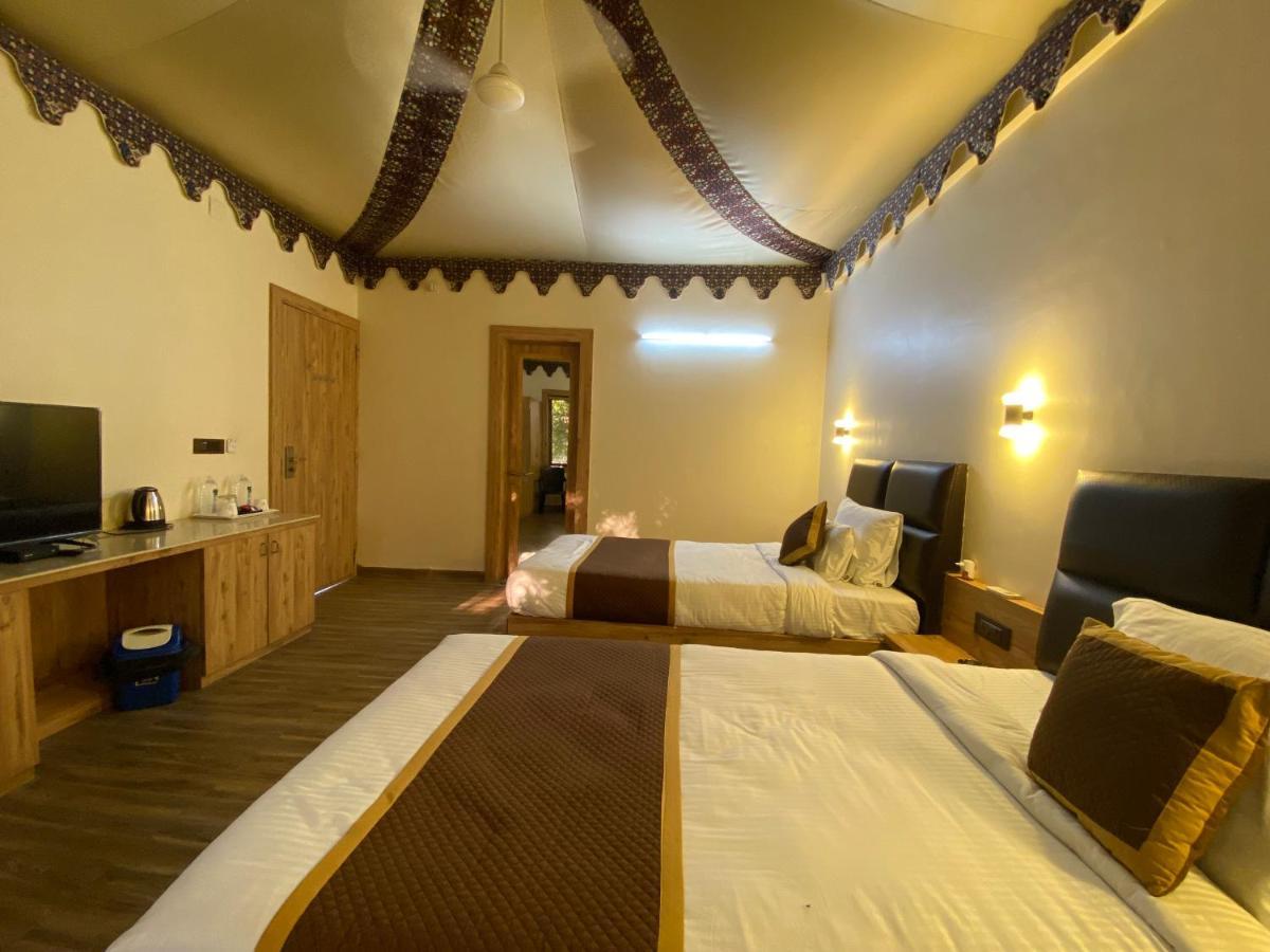 City The Village Beach Resort Laeja Екстер'єр фото