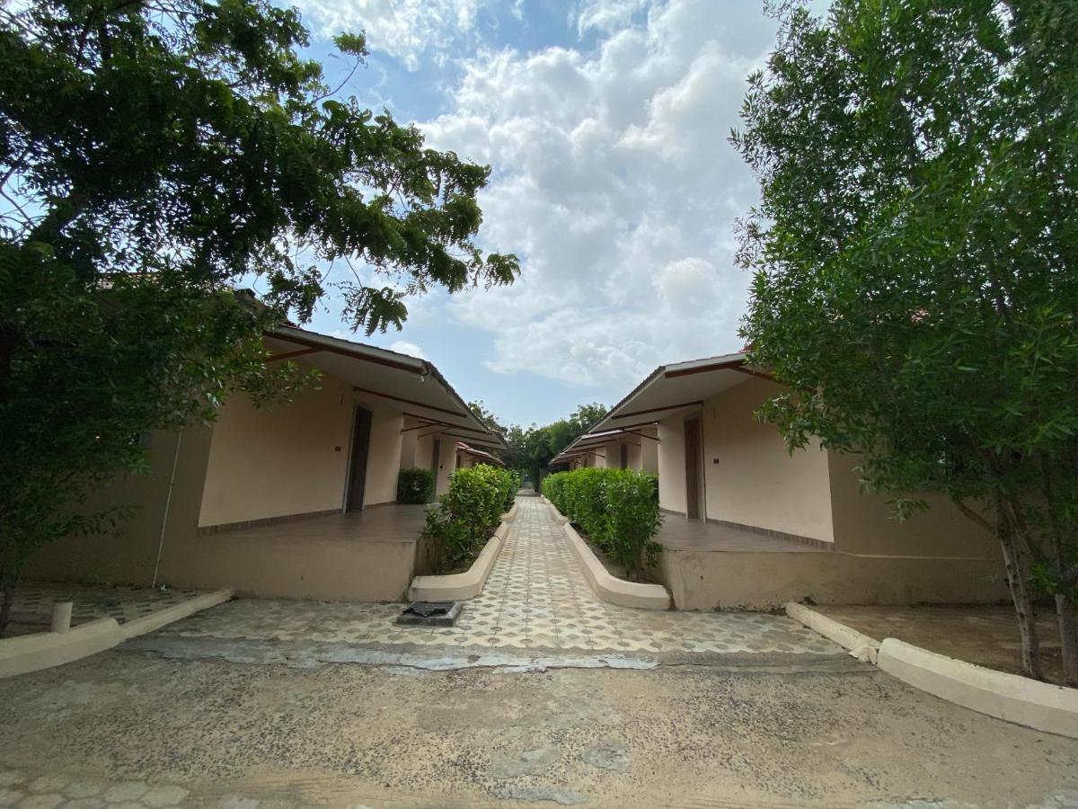 City The Village Beach Resort Laeja Екстер'єр фото